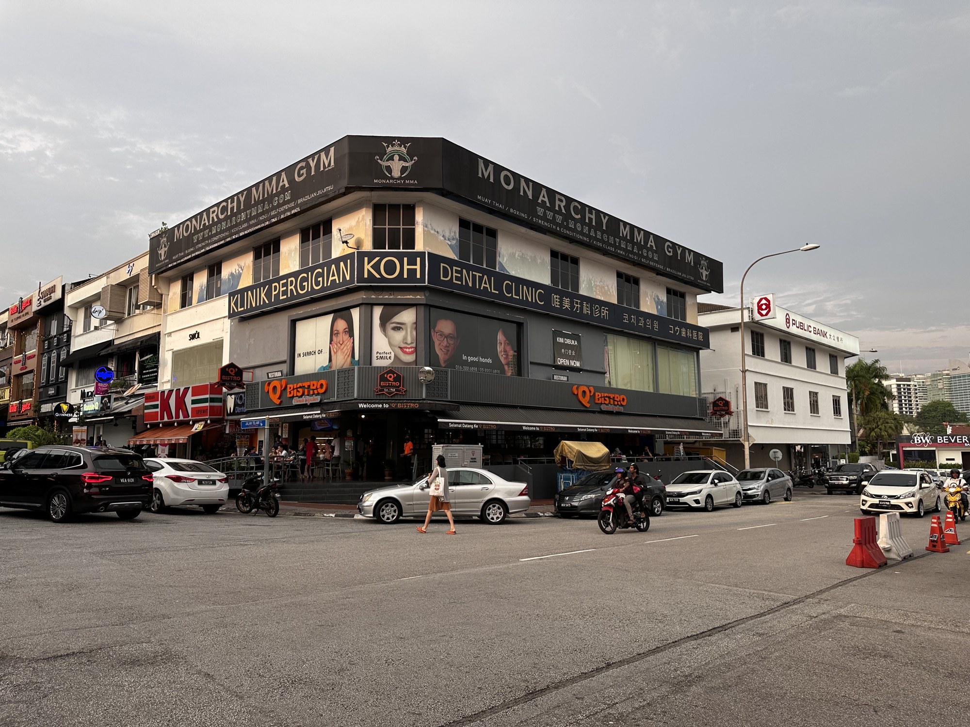 best mma gym in malaysia at Monarchy MMA