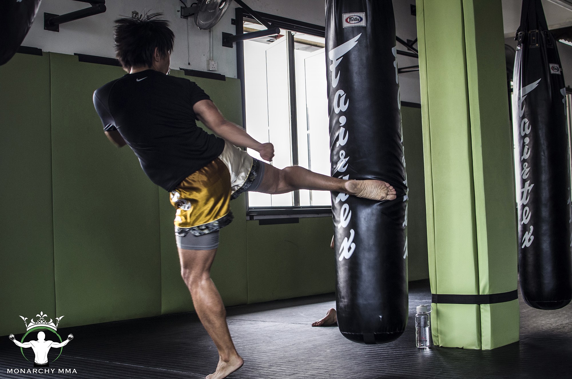 muay thai vs boxing at Monarchy MMA