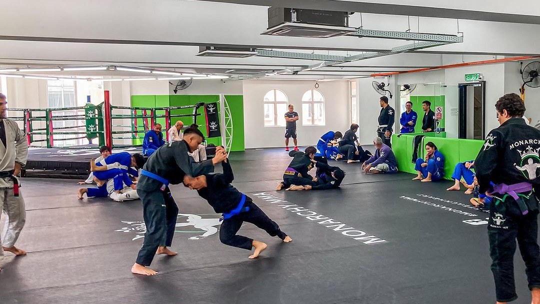 Mastering Your First Triangle in Brazilian Jiu-Jitsu 1 Understanding the Triangle Choke at Monarchy MMA
