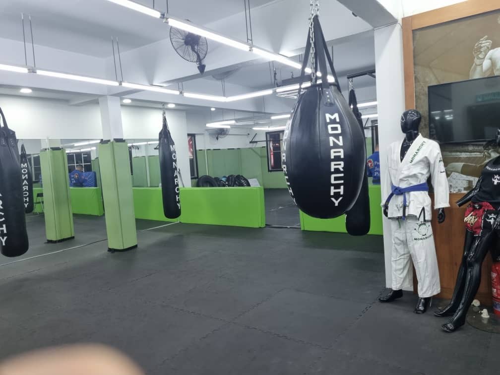 wrestling class at Monarchy MMA
